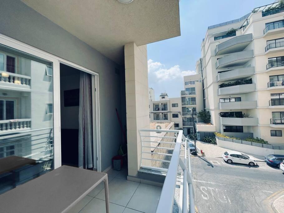 Stylish Modern Central Apartment 4 Paceville Saint Julian's Eksteriør billede